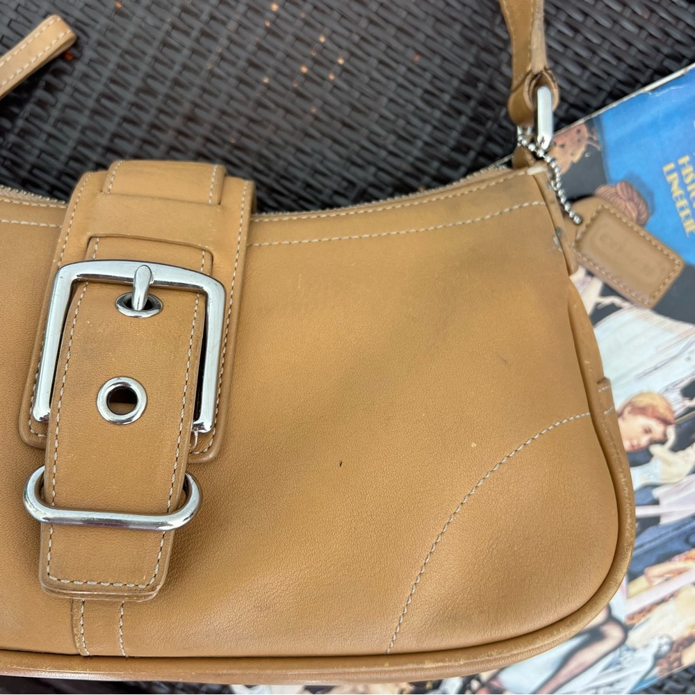 Y2K Coach Hampton Demi Buckle Crossbody Bag ๐ค - Picture 4 of 13